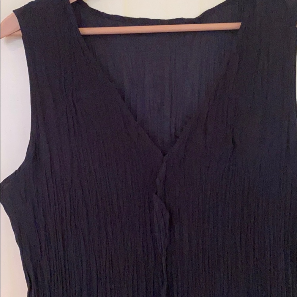 Babette SF Sleeveless Crinkle Pleat Tunic - Picture 2 of 4